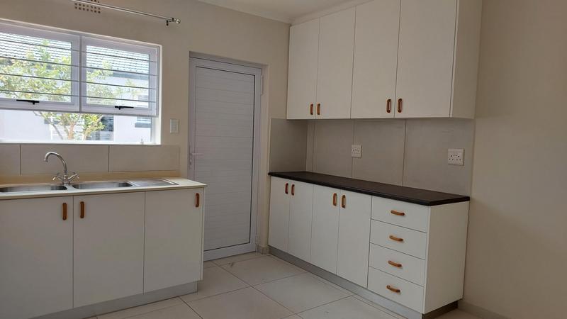 To Let 2 Bedroom Property for Rent in Crawford Western Cape